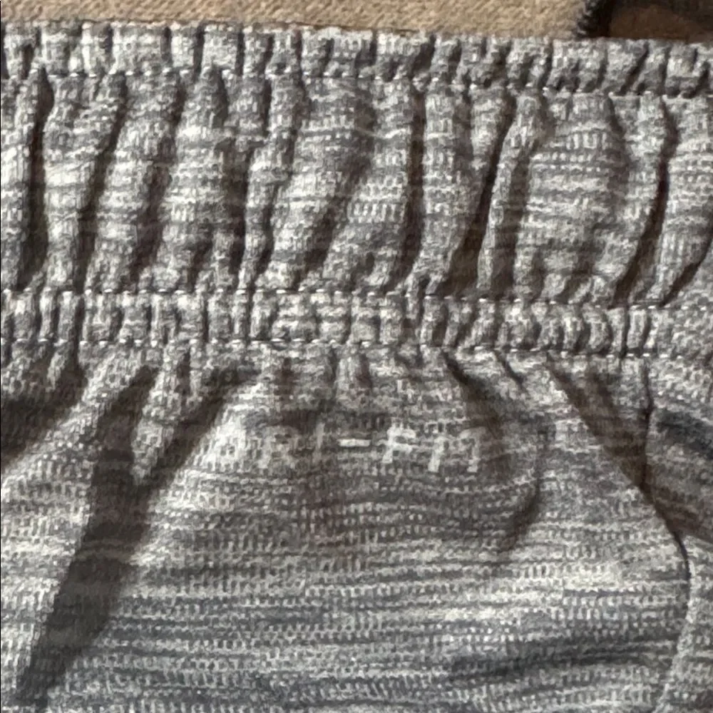 Nike Dry Men’s Gray Training Shorts Standard Fit Size M NWT